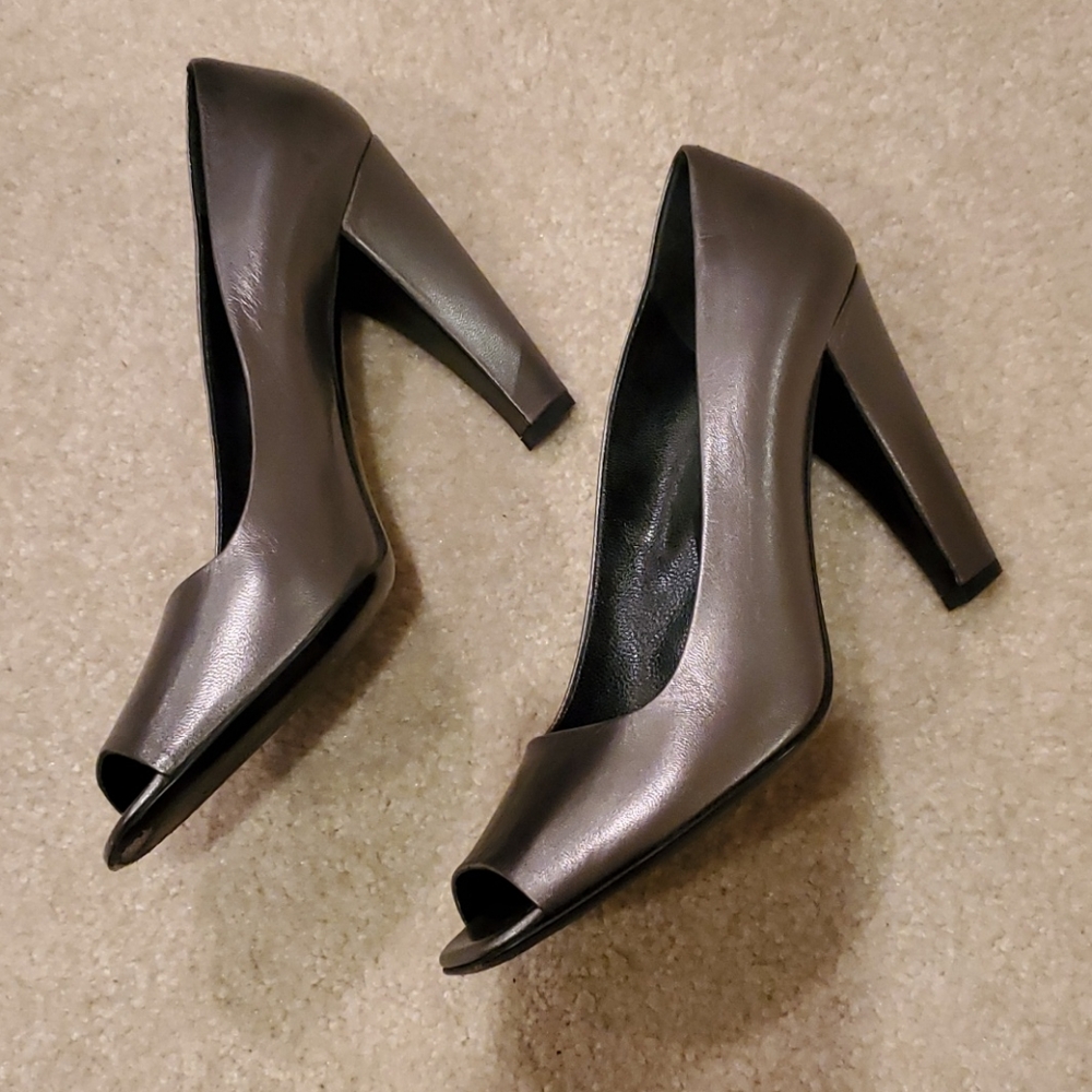 Authentic PRADA pumps